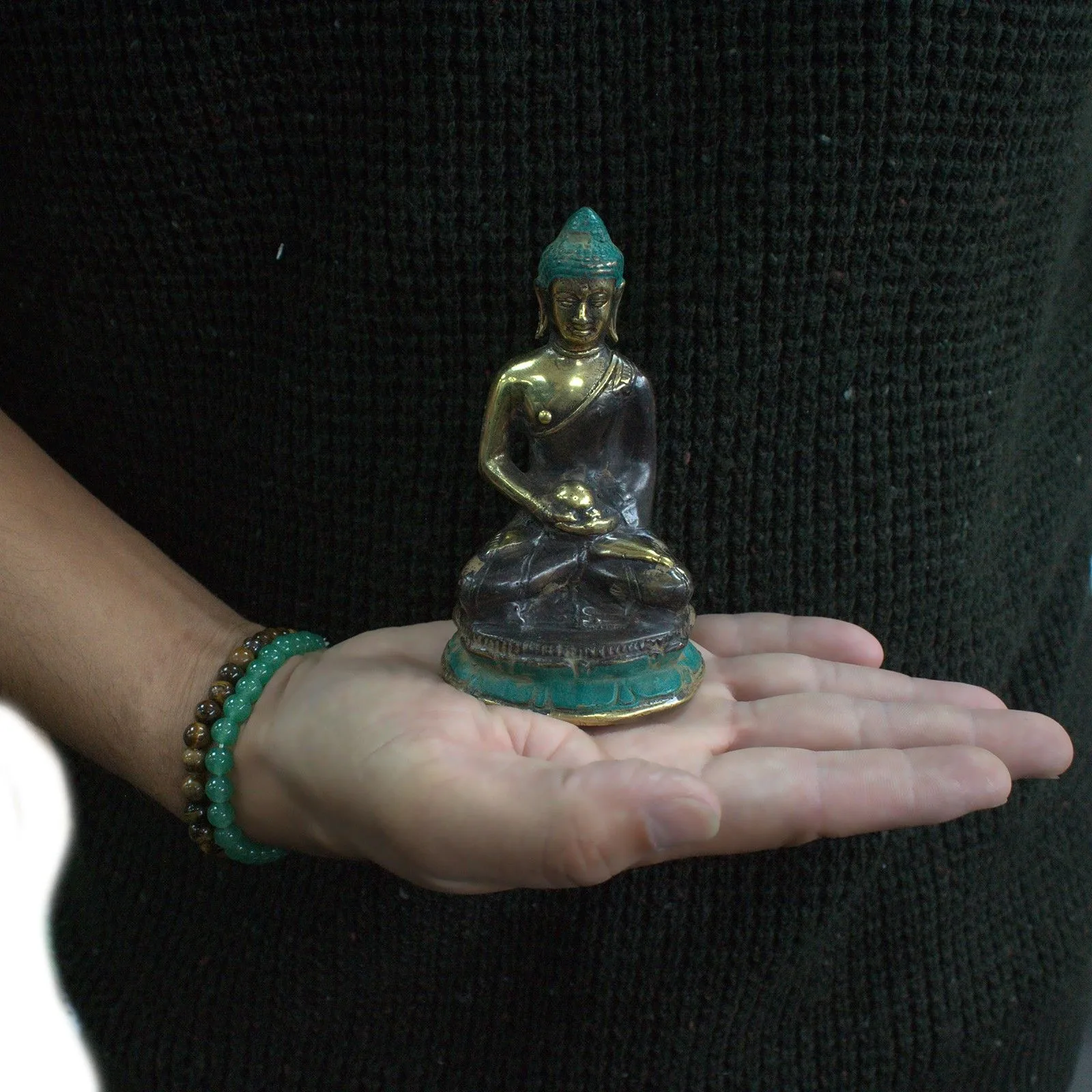 Střední Sedící Buddha - Meditace