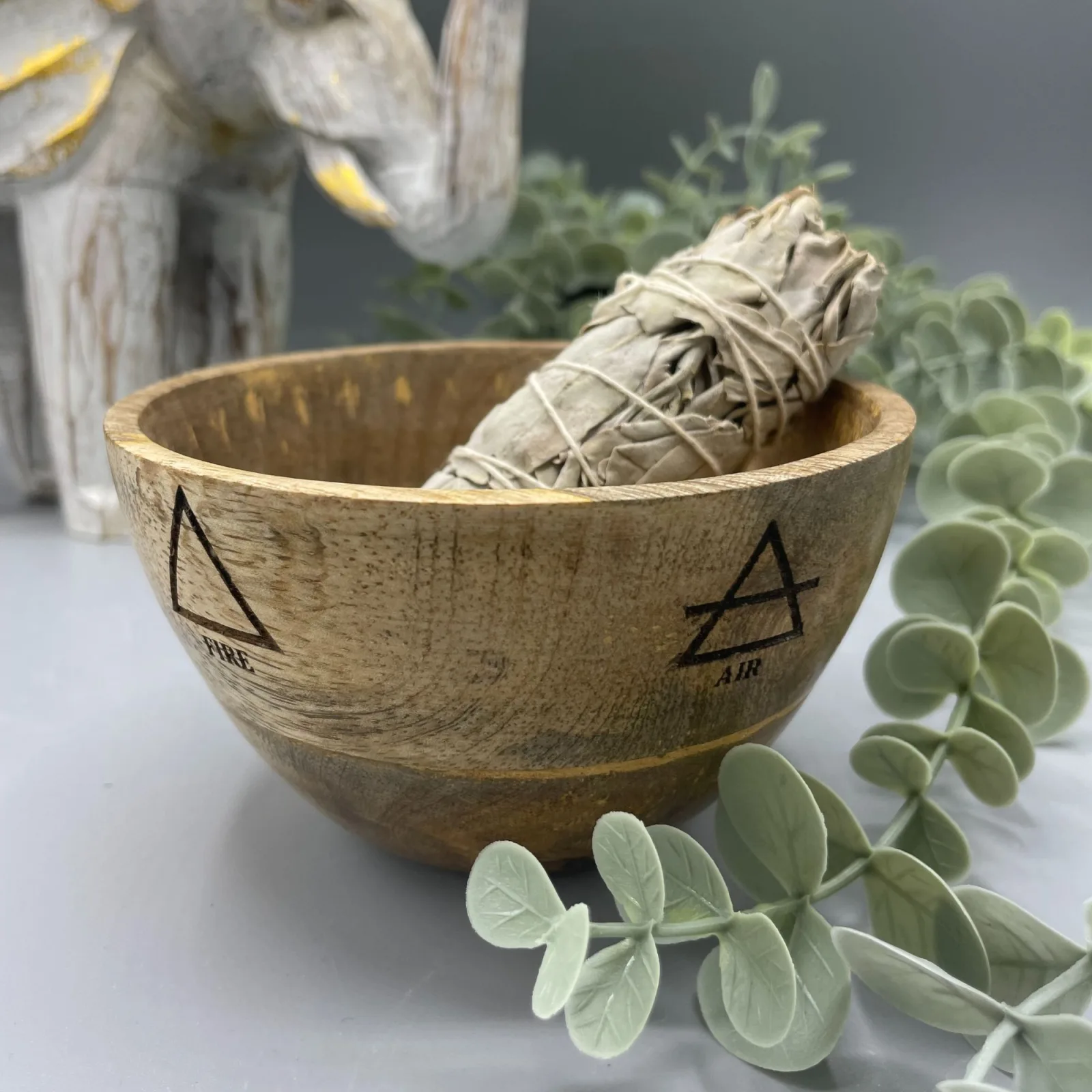 Dřevěná Rituální Miska pro Vykuřovací Svazky - 4 Elementy - 12x7cm