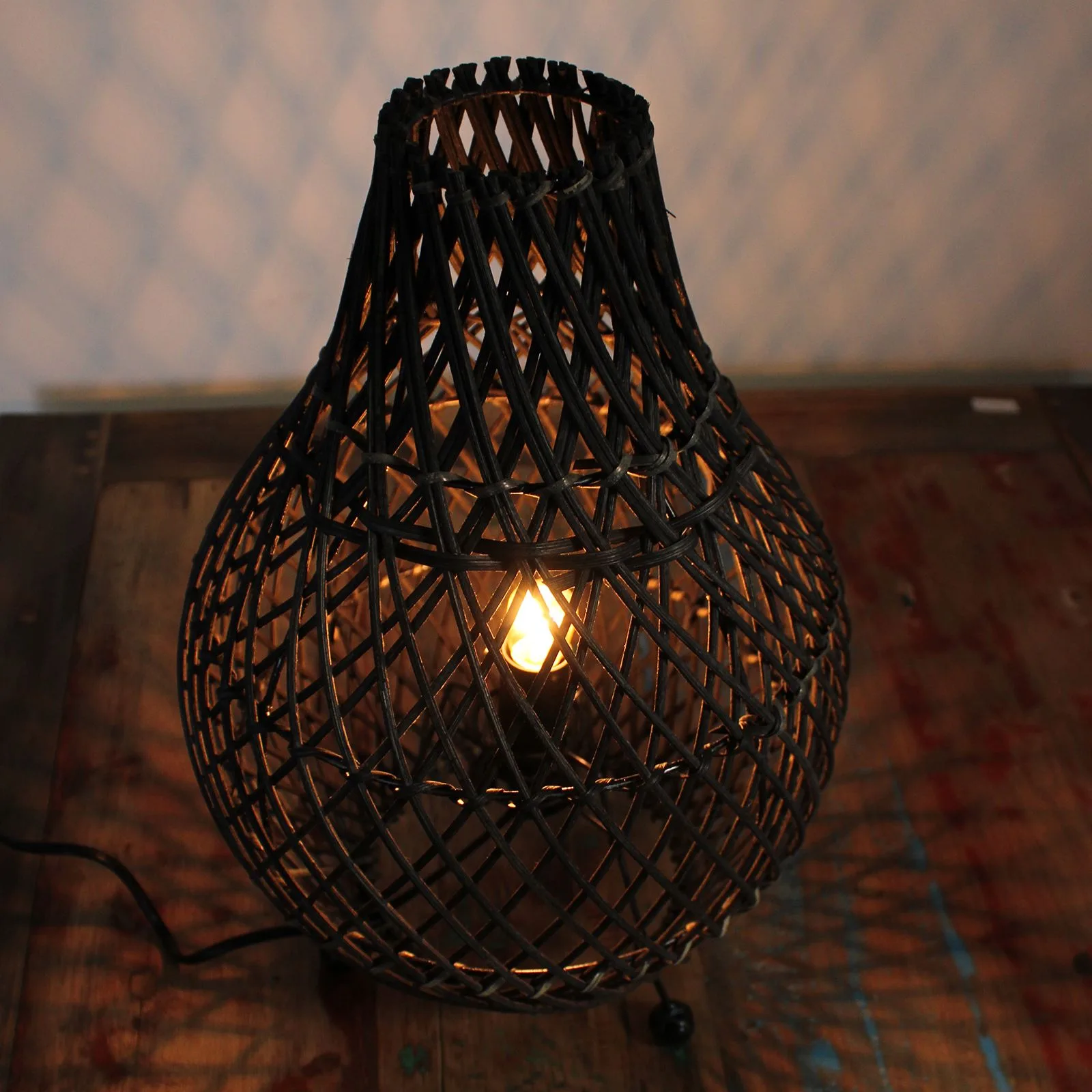 Ratanová Stolní Lampa - Černá